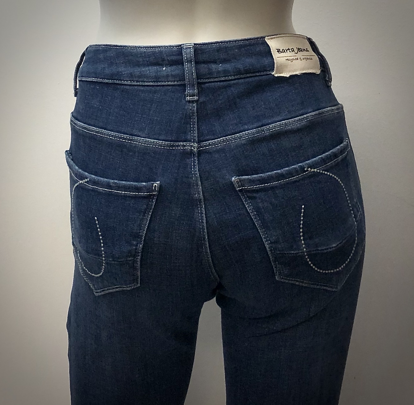 Jeans in Used Blue Denim von BARTA